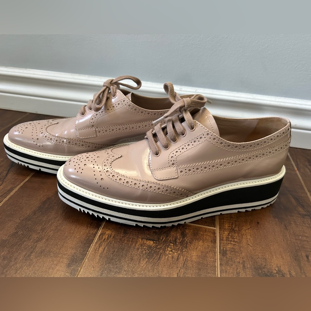 Prada Leather Oxford - Nude